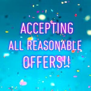 If you love it, please feel free to make an offer!💗 But please - NO LOW-BALLS!